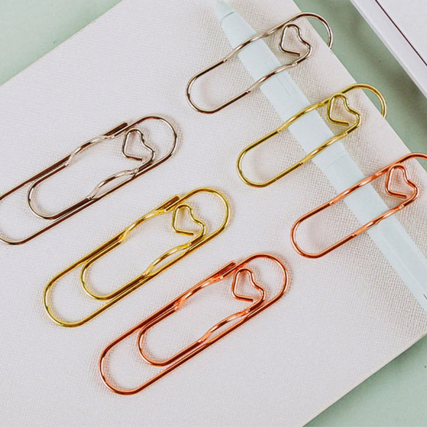 ✨ Multifunctional Pen Clip